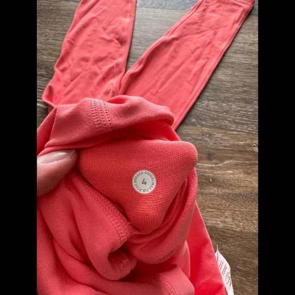 Lululemon Align High Rise 28” Double Lined Raspberry Cream Size 4 NWT - Image 4