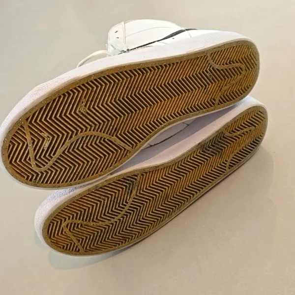 Nike Blazer Mid 77 Woman's Sneakers Size 6Y - Image 7