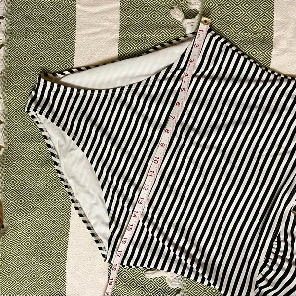 Old Navy•B&W Striped Halter One-Piece Sz XL - Image 4