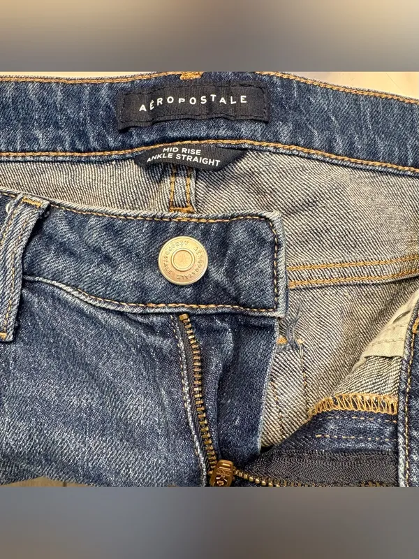 Aeropostale Mid-Rise Ankle Straight Jeans - Image 3