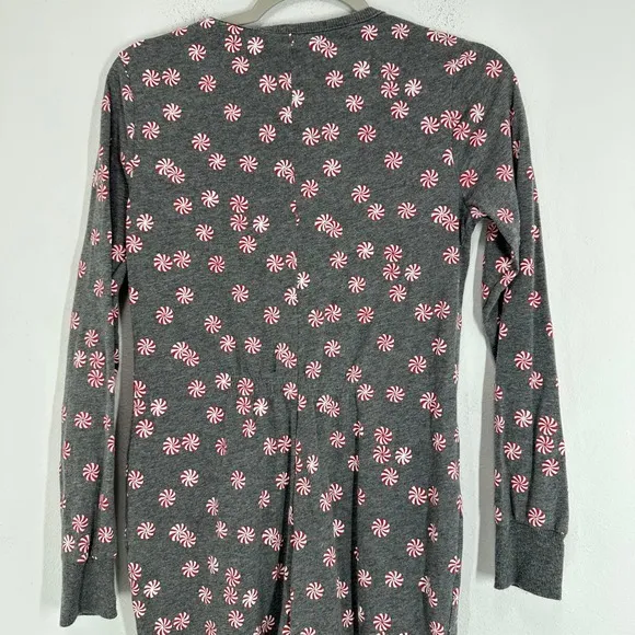 Jane and Bleeker XS Gray Peppermint Candy Print One Piece Pajama‎ Jumpsuit - Image 4