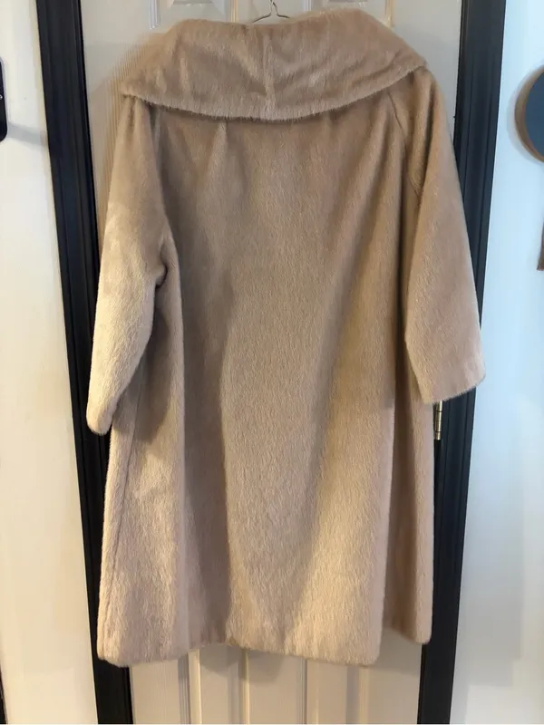 Classic Women's C.W. Holt Cream Real Fur Coat XL - Image 5