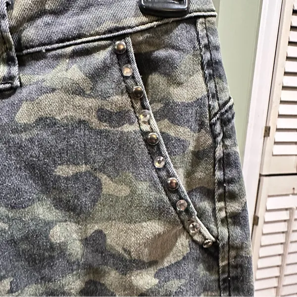 Playboy Bunny Camo Rhinestone Jeans – Juniors Size 9 - Image 3