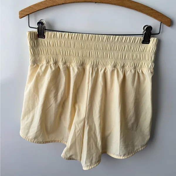 Old Navy Cream High‎ Waist Shorts with Elastic Waistband - Image 4