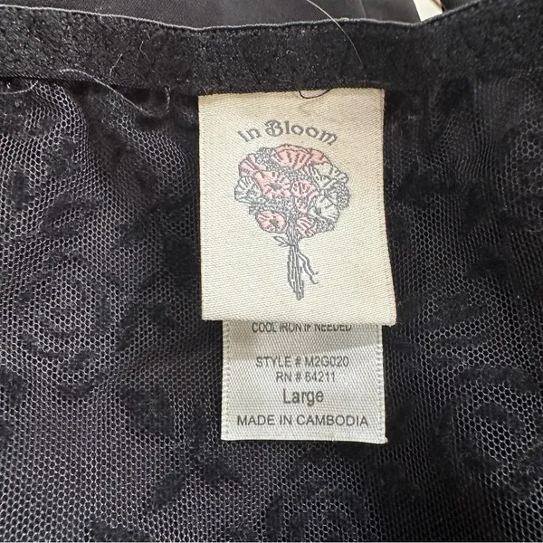 Vintage 1980s In Bloom Nightgown – Size L – Black Nylon with Rose Lace Bust - Image 12