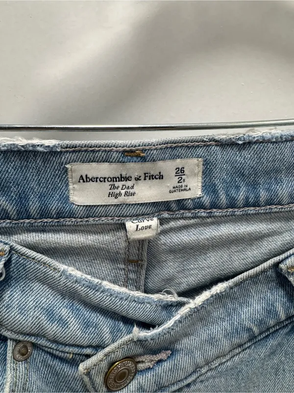 Abercrombie and Fitch The Dad High Rise 26 Light wash Curve Love - Image 5