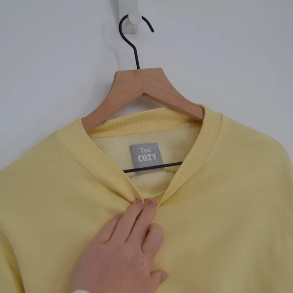 Aritzia TNA Cozy Fleece Perfect Crew Sweatshirt Yellow Solid Pullover Women's XS - Image 3