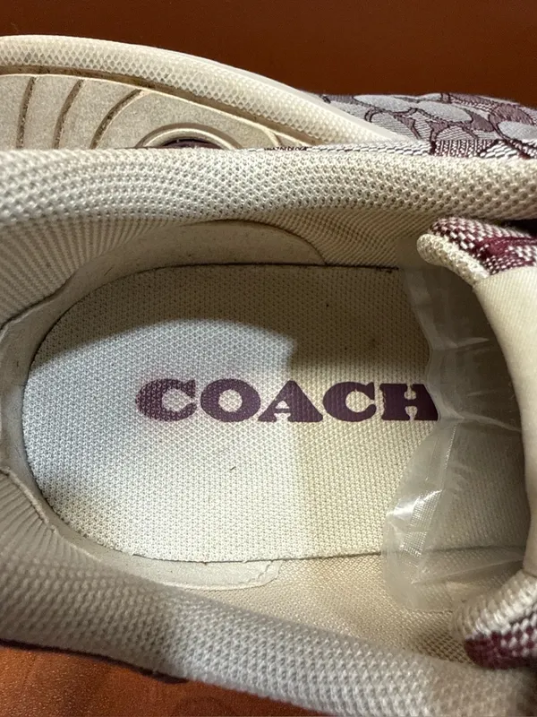 Coach G4967 Clip Low Top Sneakers Burgundy Signature C Size 8B - Image 9