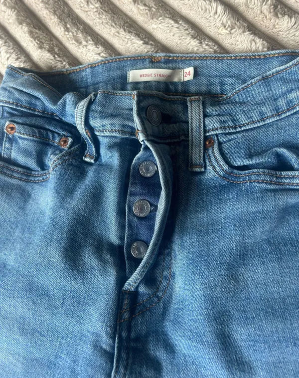 Levi’s Wedgie Straight Jeans - Image 3