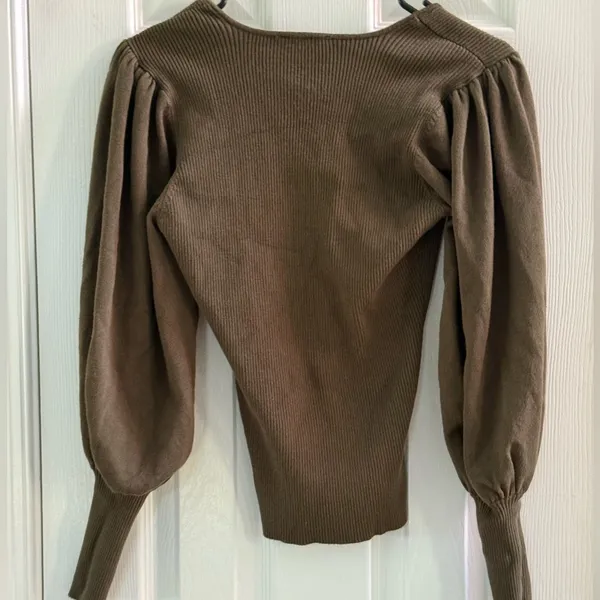 Venus Elegant Olive Green V-Neck Sweater - Image 3