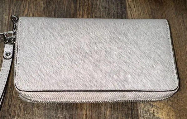 Like new!  wristlet wallet! - Image 2