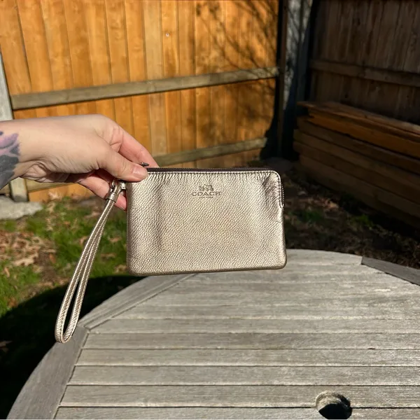 COACH Corner Zip Wristlet White Gold‎ Coated Canvas - Image 4