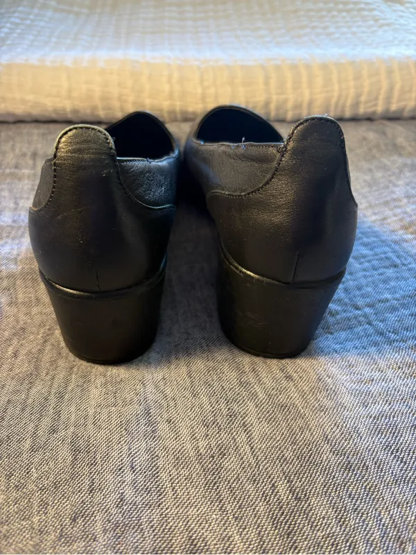 Deer Stags Black Slip-On Comfort Loafers Women’s size 7M - Image 5