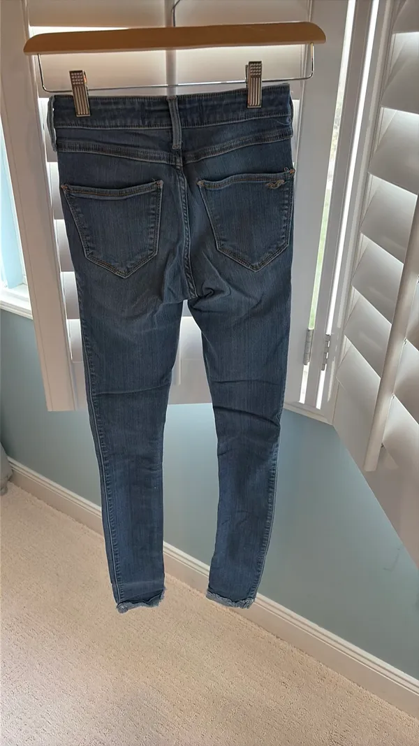 Hollister High-Rise Jeans - Image 2