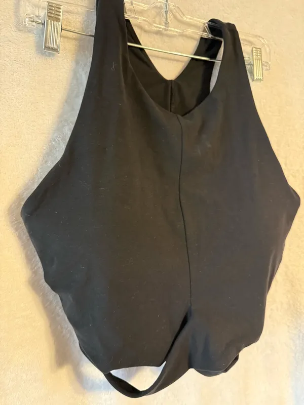 Athleta women’s size xl black Conscious Cut Out Crop sports bra - Image 4