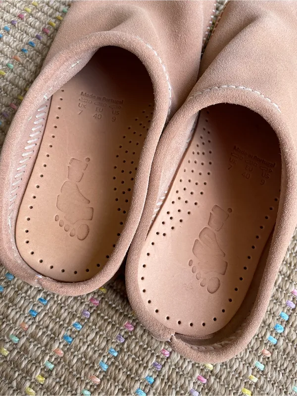 YOGI Floyd Centre Seam‎ Pink Suede Slip-On Mule Size M 9/ W 11 - Image 3