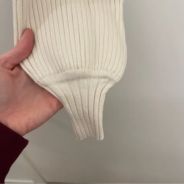 Hera Collection NWT Cream Turtleneck Sweater - Image 4