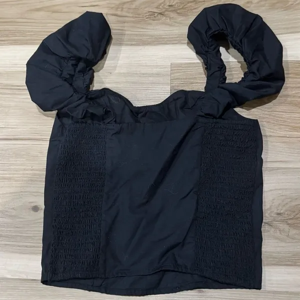 Abercrombie and Fitch Black Ruffle Cropped Top Women’s Small - Image 4