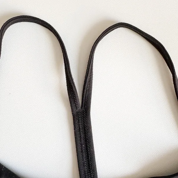 Lululemon Womens Flow Y Nulu Black Athletic Yoga Workout Sports Bra Size 8 - Image 2