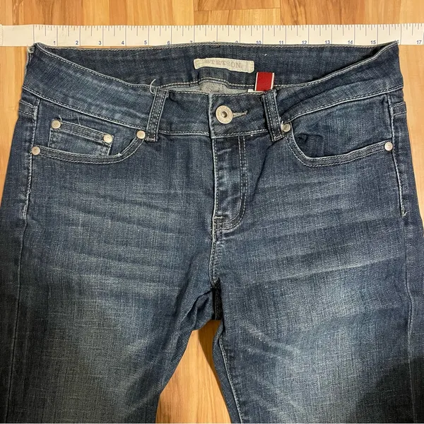 816 Classic Boot Cut Jeans in Dark Wash - Image 2