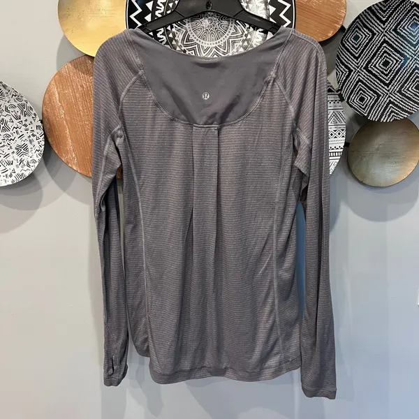 Lululemon Gray Space Dye Long Sleeve Active Top Thumbholes Pleated Back Sz 6 - Image 3