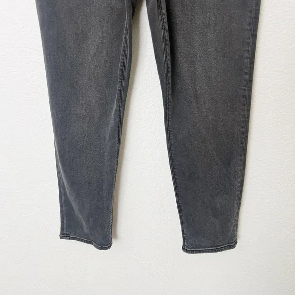 [American Eagle Outfitters] Washed Black High Rise Tapered Stretch Mom Jeans 6 - Image 6