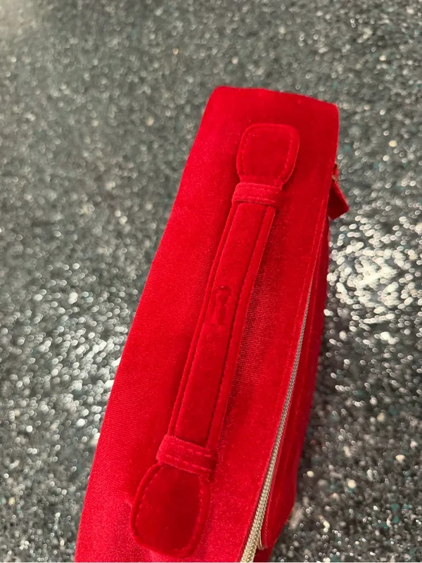 Estee Lauder Train Case Bag 2023 Limited Edition -Red Velvet w/Handle & Gold Tag - Image 2