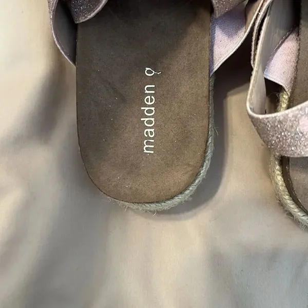 Madden girl size 8.5 pink & gold sparkly jute wedge comfy stylish sandals GUC - Image 3