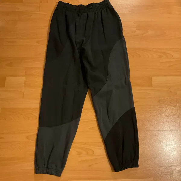 Alo Yoga Make Waves Sweatpant Vintage Black Tonal XS - Image 9