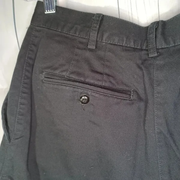 Nike women's black casual high-waisted golf shorts - Image 7