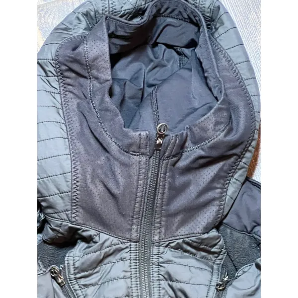 Lululemon‎ Fleecy Keen Quilted Fleece Hooded Jacket Black Womens Size 4 FLAW** - Image 12