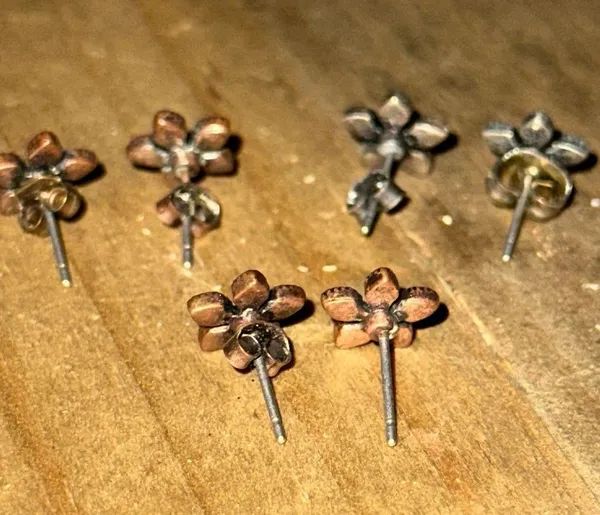 Flower post earrings bundle - Image 2