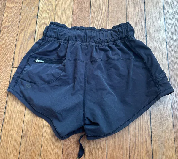 Vintage Lululemon Work It Out Shorts - Image 4