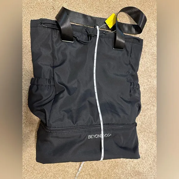 NWT Beyond Yoga Convertible Gym Bag Backpack Black - Image 12
