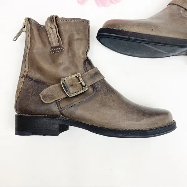 Frye Vicky Artisan Back Zip Leather Ankle Buckle Boots: Charcoal Taupe Grey - Image 5