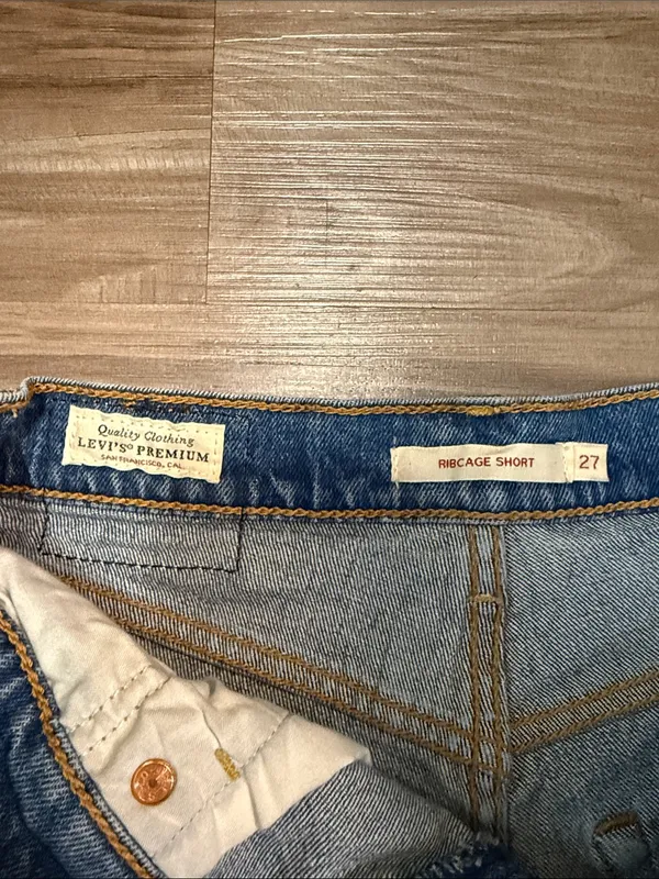 Levi’s Premium Ribcage Shorts Urban Oasis Raw Hem W27 $80 - Image 10