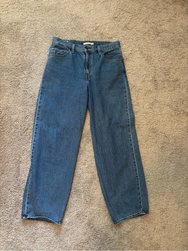 Levi’s Baggy Dad Jeans - Image 3