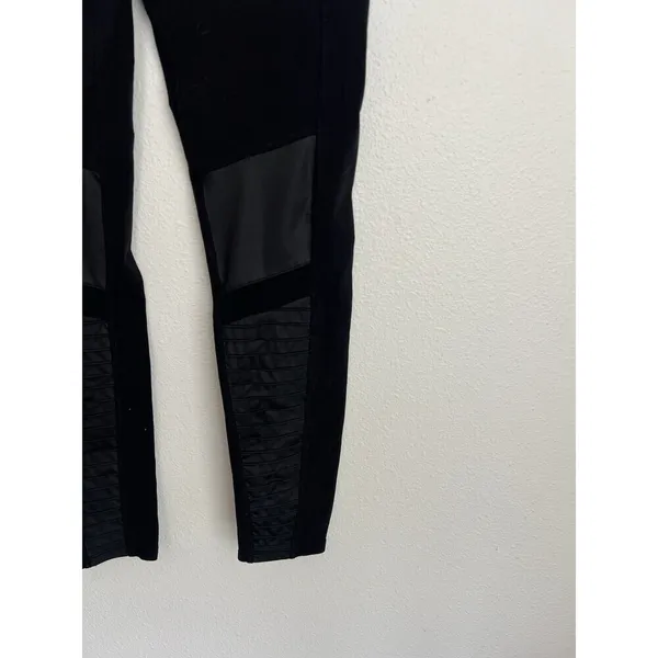 Alo Yoga Women's Black High Waisted Moto Legging Pants Medium Athleisure Yoga - Image 12