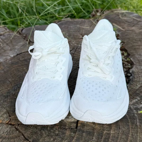 Hoka One One Clifton 9 Running women shoes size 6 - Image 3