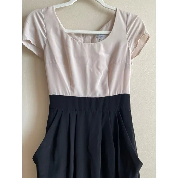 H&M light pink and black color block pleated dress Sz‎ 4 - Image 5