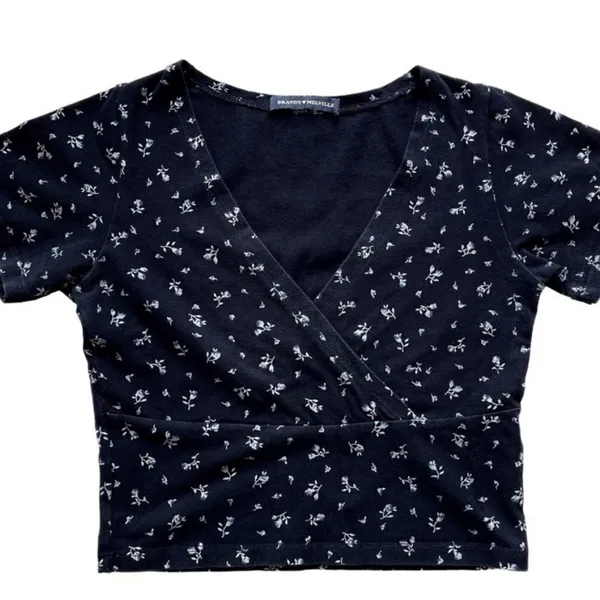 Brandy Melville Floral‎ Amara Crop Top OS Black Small medium - Image 3