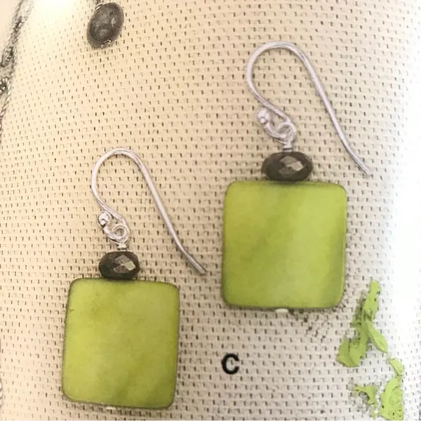 Silpada Sterling Silver Green Mother of Pearl Pyrite Bead French Wire Earrings - Image 5