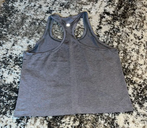 Lululemon Swiftly Tech Tank Size 12 Race Length - Image 3