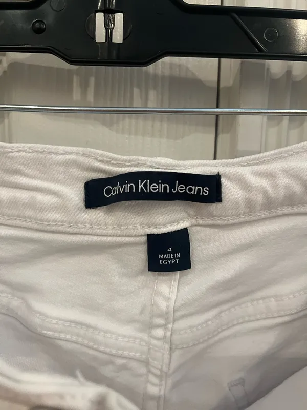 Calvin Klein White High-Rise Denim Shorts - Image 4