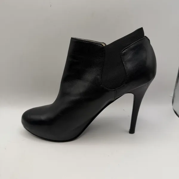 GUESS ANKLE BOOTS, NWOB‎ Black Leather Platform High Heels, WGMIST Booties 10M - Image 4