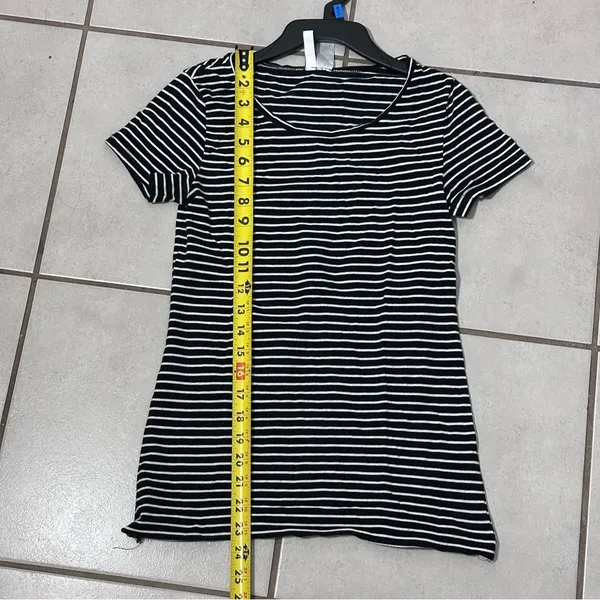 Divided‎ by H&M Women stripe Black t-shirt size small - Image 6