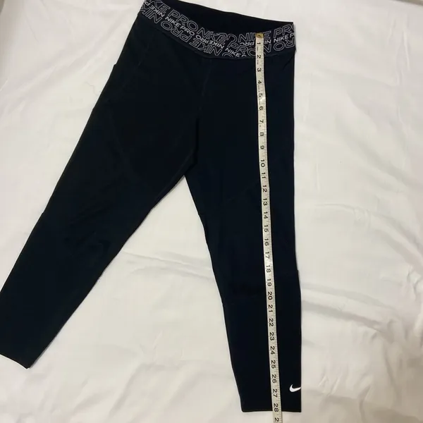 Nike Pro Dri-Fit Women’S Black Leggings. Medium. - Image 3