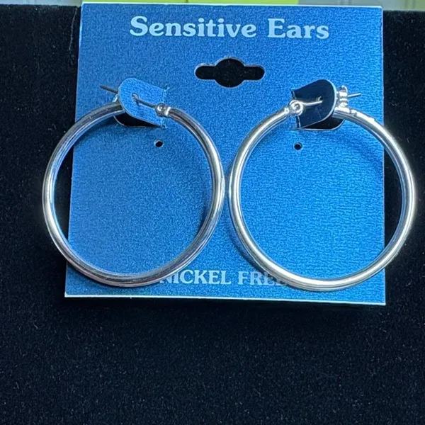 Classic Silver Hoop Earrings for Sensitive Ears - Image 2