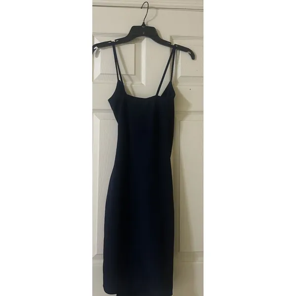 Pretty Little Thing Boutique Lauriell Navy Wrap Front Crepe Party Dress Sz 2 NEW - Image 4