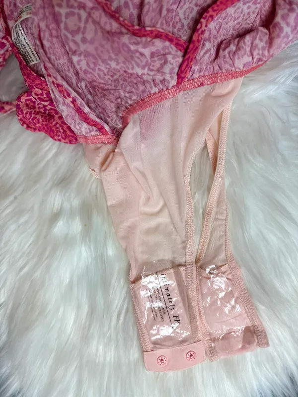 NWT  Pink Leopard Print Bodysuit - Image 7